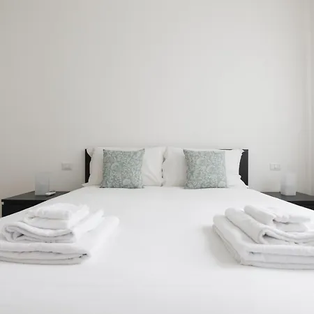Lovely - Lovely Porta Romana Apartment