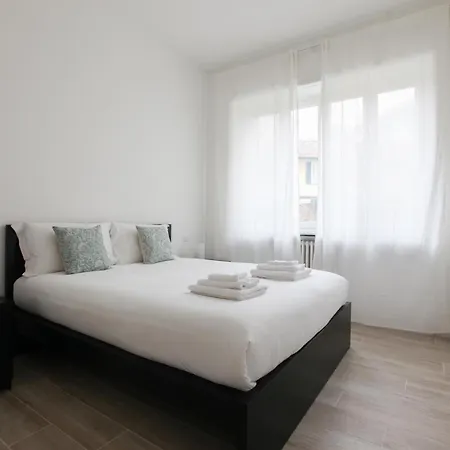 Lovely - Lovely Porta Romana Apartment *